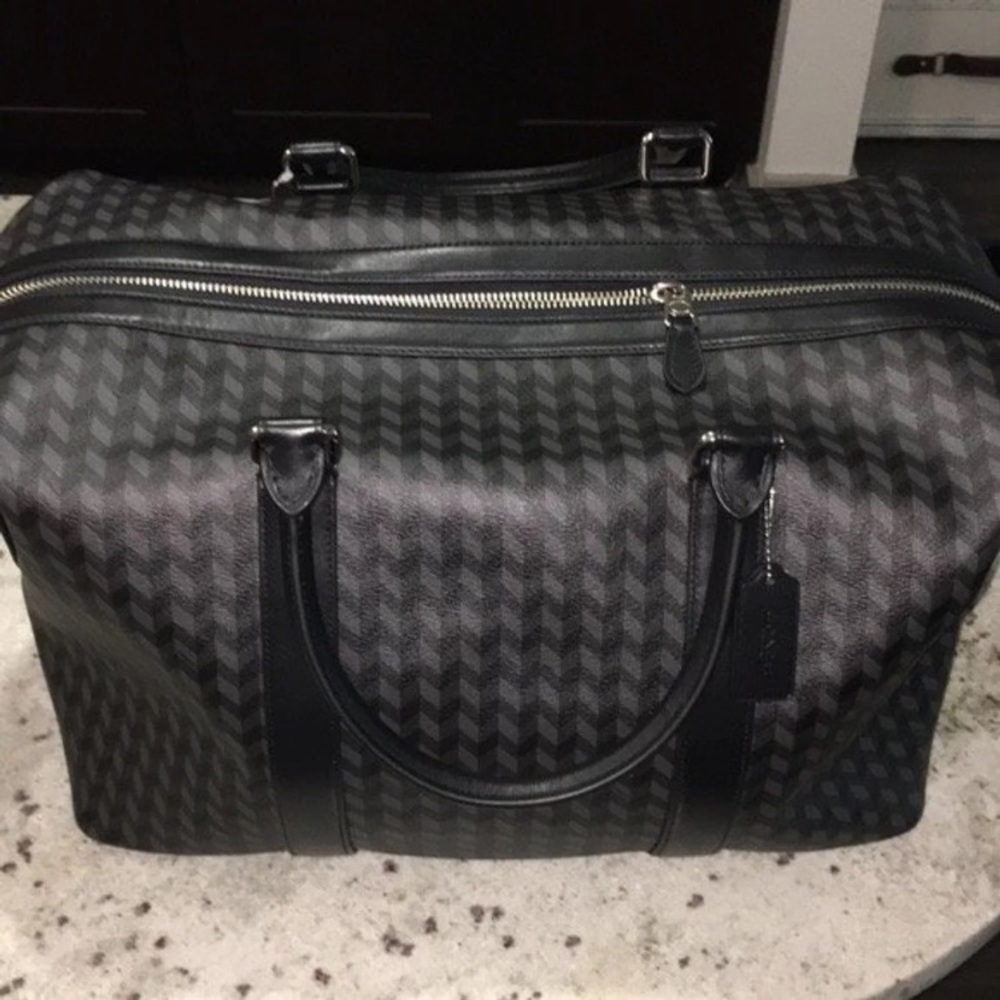 NWOT VOYAGER COACH TRAVEL DUFFLE BAG